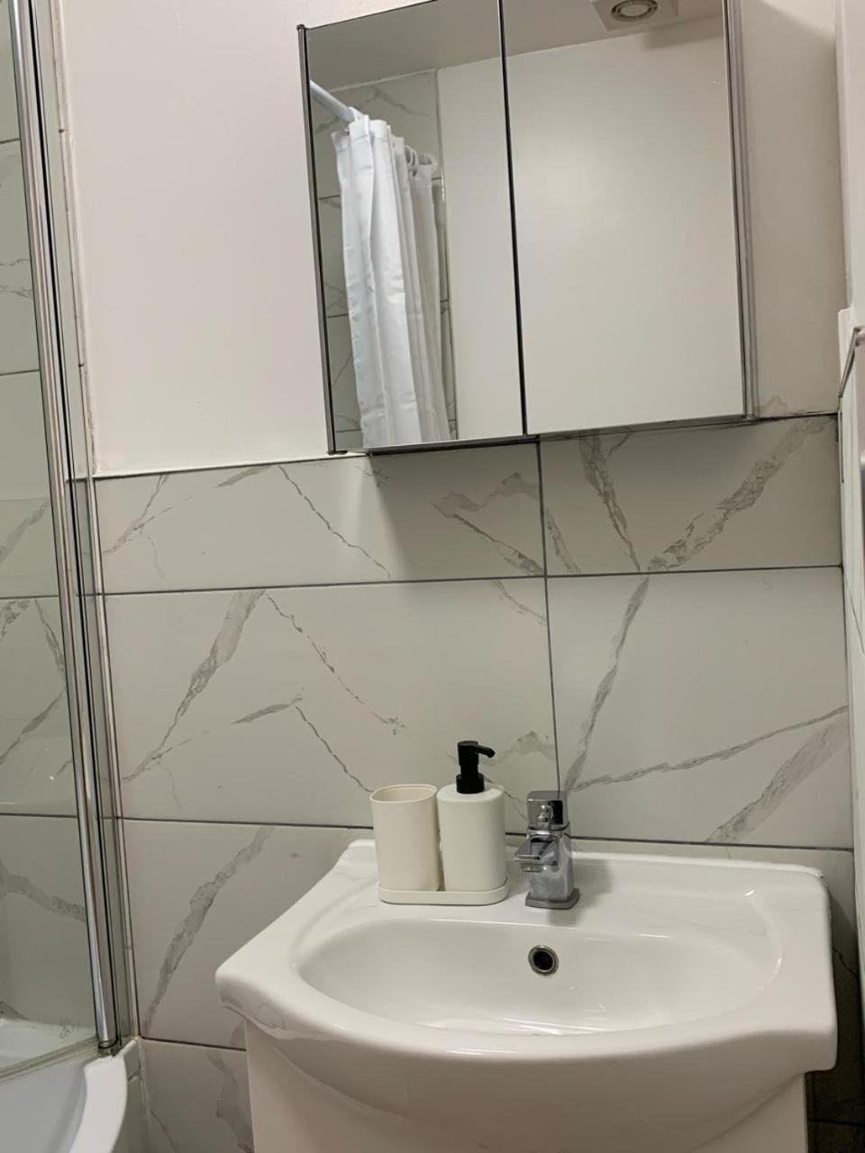 Cobbold Court Share Flat Apartment London Exterior photo